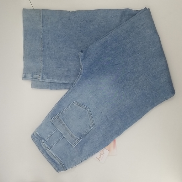 A Beautiful Soul 34" Wide Leg Blue Jeans - Picture 7 of 13